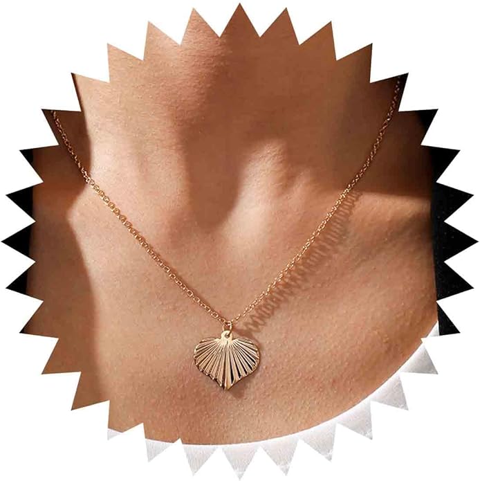 Boho Heart Pendant Necklace Gold Heart Necklace Vintage Heart Love Pendant Necklace Textured Heart Chain Necklace Minimalist Heart Charm Necklace Jewelry for Women and Girls