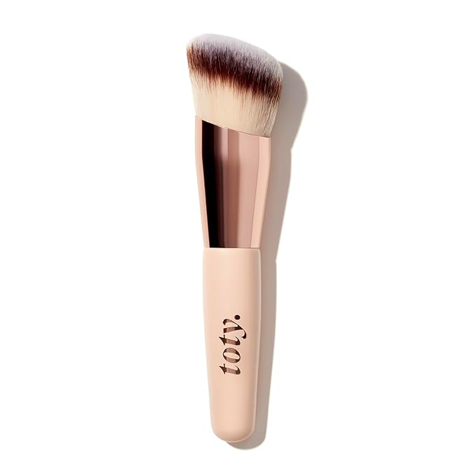 Toty by Sofia Vergara - Ilumina CC Creamy Compact SPF 50+ Mineral Broad Spectrum Sunscreen for Face + Ilumina Brush - CC cream foundation with spf 50 - MAKEUP - 3C Bundle