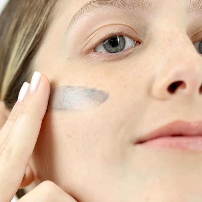 Palladio Skin Detox Clarifying Face Primer with Charcoal, creates a smooth base for makeup application, protects skin, provides long wear flawless glam look, 1 ounce