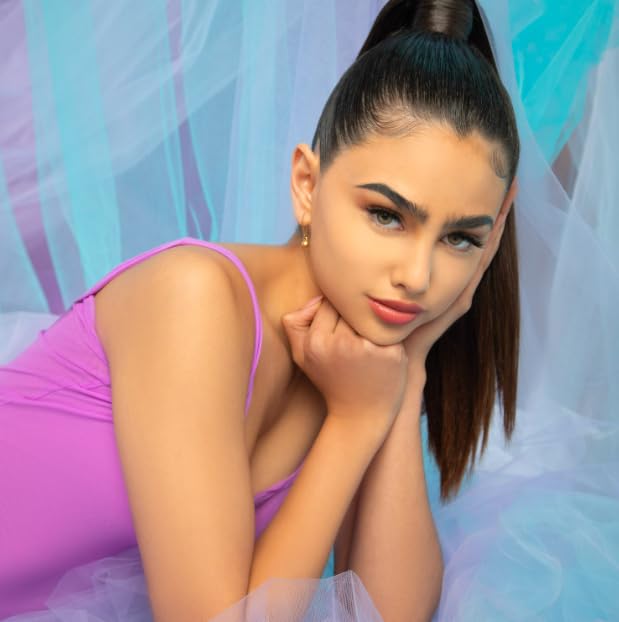 | Corrective Loose Powder | Corrective Loose Face Powder | Translucent Powder | Corrector | Mattifies and Illuminates | Evens Out Skin Tone for All Complexions | WARM Shades | 8g