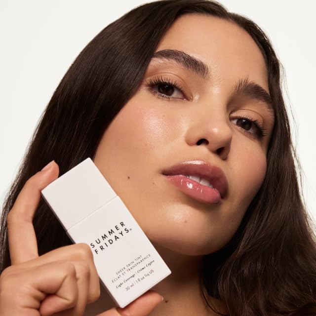 Summer Fridays Sheer Skin Tint - Skin Tint with Hyaluronic Acid - Helps Diminish Uneven Skin Tone - Sheer to Light Coverage - Shade 3 - Light with Golden Undertones (1 Fl Oz)