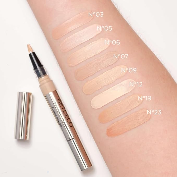 ARTDECO Perfect Teint Concealer - Light Peach N°05 - Light-Reflecting Concealer with Brush Applicator - No Signs of Tiredness - Medium Coverage - Water-Resistant - Long Lasting - Makeup - 0.07 Fl Oz