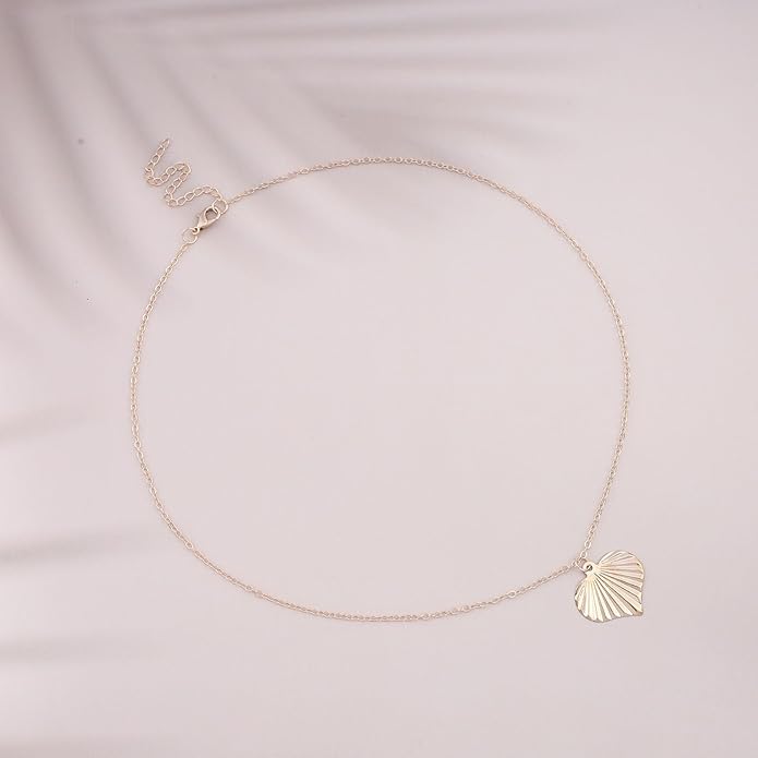 Boho Heart Pendant Necklace Gold Heart Necklace Vintage Heart Love Pendant Necklace Textured Heart Chain Necklace Minimalist Heart Charm Necklace Jewelry for Women and Girls