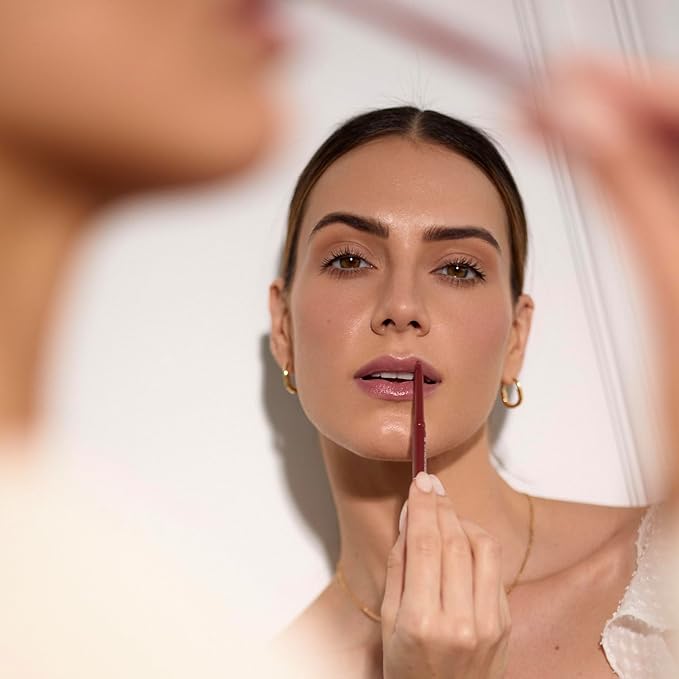 Palladio, Retractable Waterproof Lip Liner High Pigmented and Creamy Color Slim Twist Up Smudge Proof Formula with Long Lasting All Day Wear No Sharpener Required, Plum