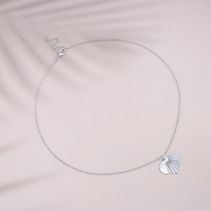 Boho Heart Pendant Necklace Gold Heart Necklace Vintage Heart Love Pendant Necklace Textured Heart Chain Necklace Minimalist Heart Charm Necklace Jewelry for Women and Girls