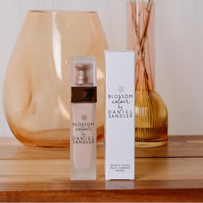 BLOSSOM COLOUR - Multi-Tasking Beauty Glow Primer Makeup, Hydrating & Radiance-Boosting Makeup Base, Blur Minor Imperfections, Lightweight & Non-Greasy, 30ml
