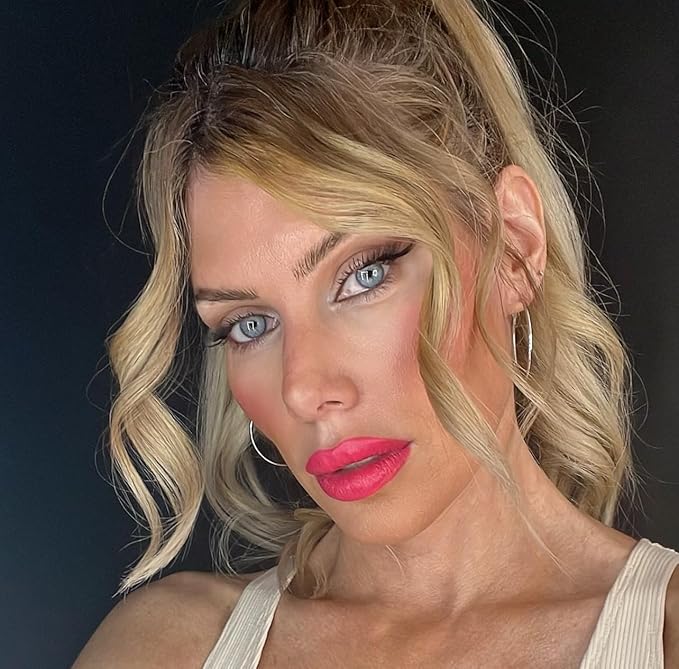 Luxury Creme Lipstick (Juicy melon)