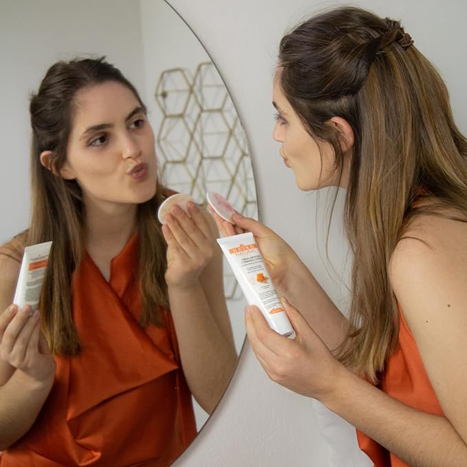 Hydrating Cleansing Cream & Makeup Remover with Propolis (Purifying), Oat (Soothing), & Jojoba Oil (Moisturizing). Non-Greasy, pH Balanced, for All Skin Types - 2.7 fl oz / 80g