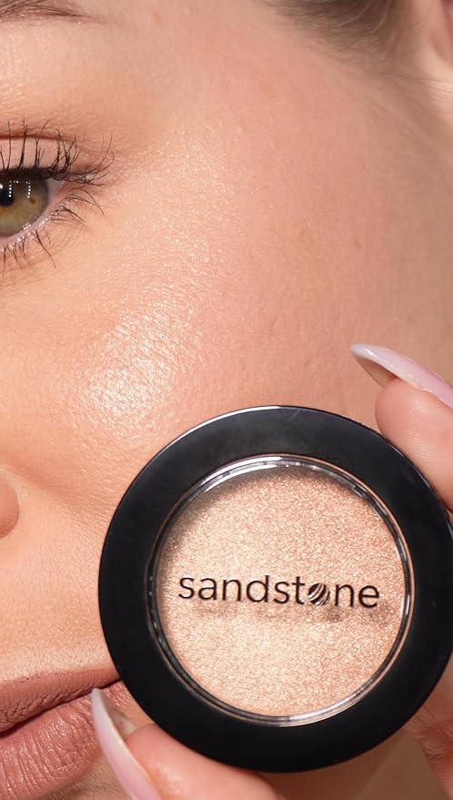 Highlighter – Hypoallergenic Face Highlighter - High Glossy Face Illuminator with Natural Finish - Pearl Shimmer - Smooth silky Powder Makeup (Golden Champagne, 3 g)