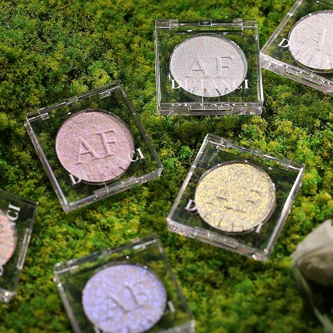 Highlighter Makeup Palette, Long Lasting New Formula, Dazzling Green-Silver Shimmer, Sheer Base, Ideal for Face and Body Contour and Cheek Highlight (#04)