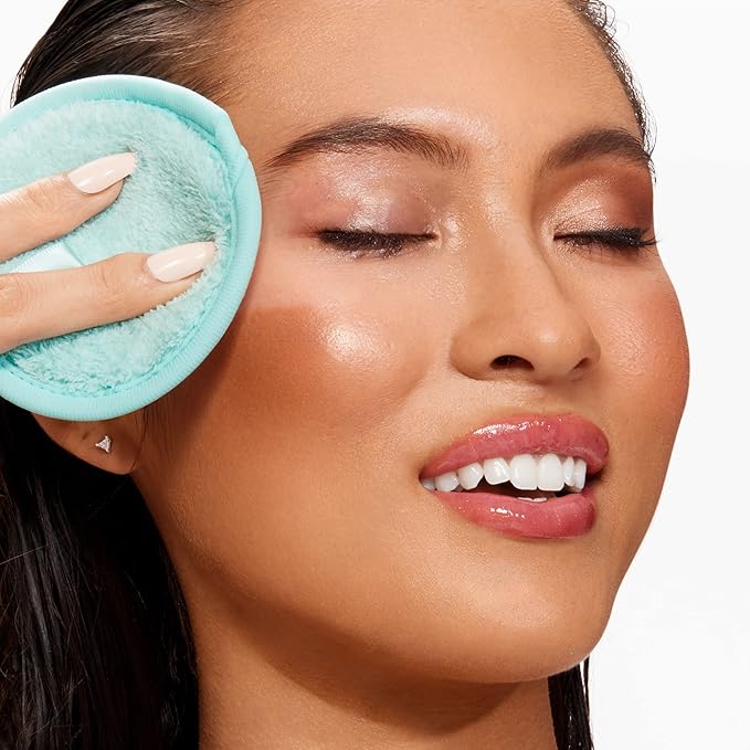 Real Techniques Real Clean Collection Bundle, XL Makeup Removing Wipes, Face Erase Makeup Removing Balm, In-The-Clear Eye Makeup Remover, Reusable Makeup-Removing Pads, Gently Removes Makeup, 4 Items