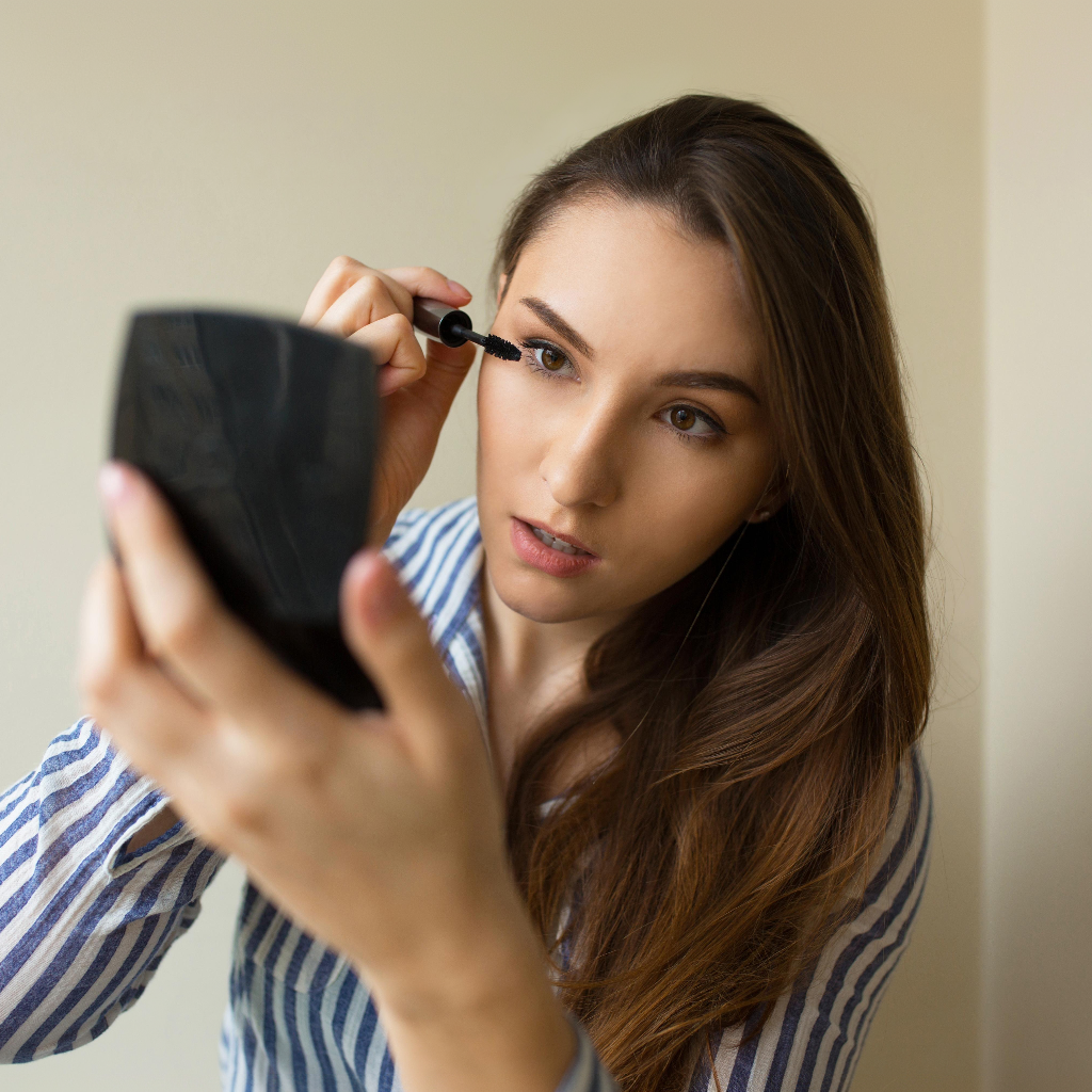 TintMe portable blotting papers and powders for quick makeup touch-ups