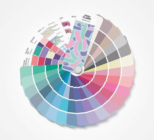 Bilingual Light Summer Palette Color Fan by Resolva Meu Look, Personalized Color Guide for Cost Saving, Smart Shopping, Outfit & Wardrobe Planning; Verão Claro/Verano Claro