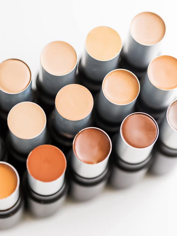 Zero Gravity Foundation Makeup | Creme-Powder Fusion | Radiant Transformation | 15 Buildable Shades | Vegan, Gluten-Free | Ethically Crafted with Meadowfoam Seed Oil