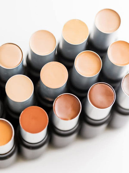 Zero Gravity Foundation Makeup | Creme-Powder Fusion | Radiant Transformation | 15 Buildable Shades | Vegan, Gluten-Free | Ethically Crafted with Meadowfoam Seed Oil