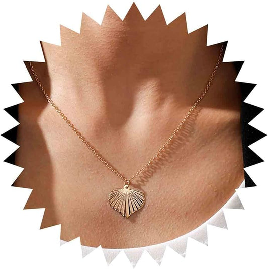 Boho Heart Pendant Necklace Gold Heart Necklace Vintage Heart Love Pendant Necklace Textured Heart Chain Necklace Minimalist Heart Charm Necklace Jewelry for Women and Girls