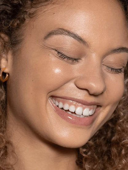 ILIA - Super Serum Skin Tint SPF 40 | Non-Comedogenic, Vegan, Lightweight to Help Against Blue Light, + Pollution while Hydrating, Smoothing, + Refining (Matira ST11, 1 fl oz | 30 ml)