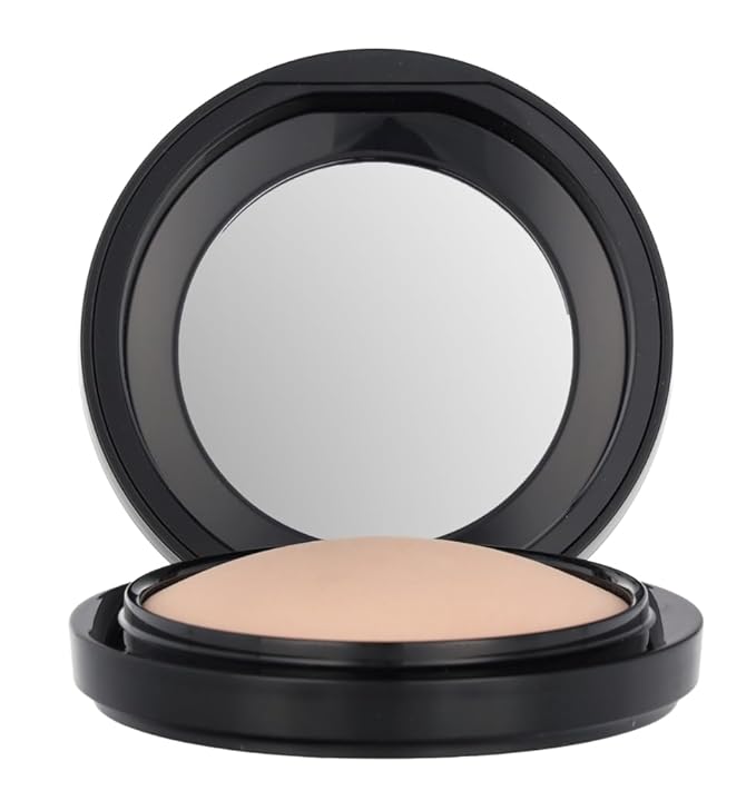 MAC Mineralize Skinfinish Natural - Medium Plus 10 g / 0.35 Ounce