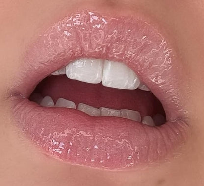 Kisses Lip Gloss - ButterSky