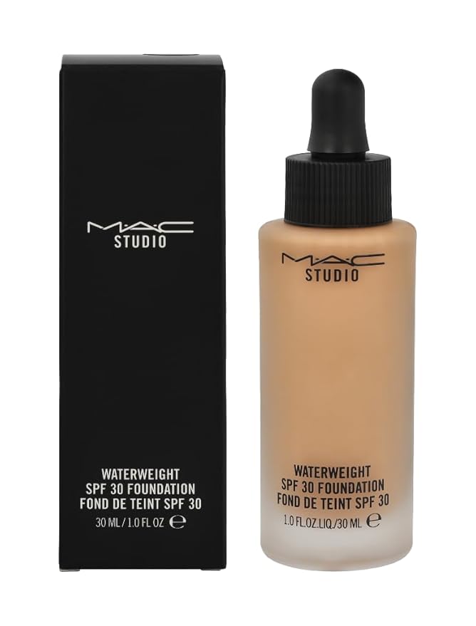 MAC Studio Waterweight Foundation - NC37