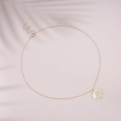 Boho Heart Pendant Necklace Gold Heart Necklace Vintage Heart Love Pendant Necklace Textured Heart Chain Necklace Minimalist Heart Charm Necklace Jewelry for Women and Girls