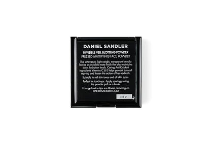 INVISIBLE VEIL BLOTTING POWDER – Universal Pressed Powder for Shine Control, Pore Blurring & Setting Makeup – Lightweight, Non-Drying, Suits All Skin Tones – With Vitamins C & E