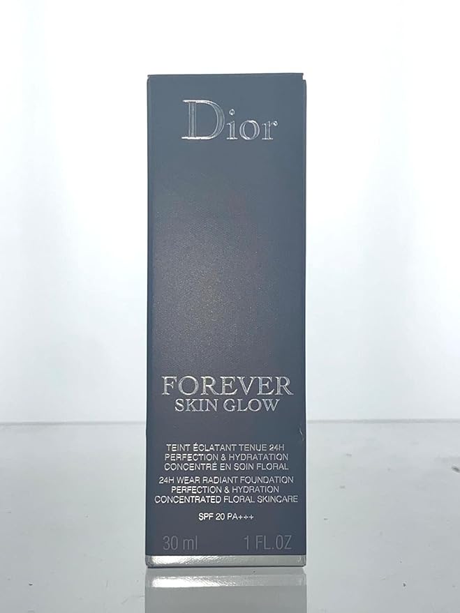 Dior Christian Forever Skin Glow 24h Wear Radiant Foundation 4W Warm/Glow SPF 20, 1.0 Ounce