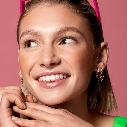 Sunkissed Bronzer in Sunburst, Infused with bamboo extract and Vitamin E this skin-loving bronzer adds a buildable warm bronze for a defined finish