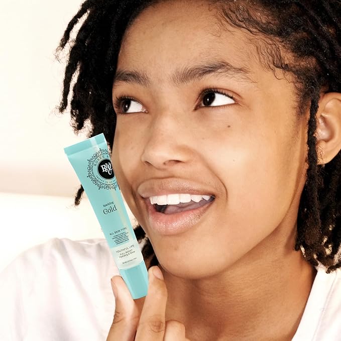 ROSÉE & CO Rosee Lip Gloss Vegan & Cruelty Free Treatment, Professional Make up, Long Lasting Glossy with Shea Butter, Moisturize, Protect & Smooth, High Shine, Non-Sticky (e. Sparkling Gold, 0.5)