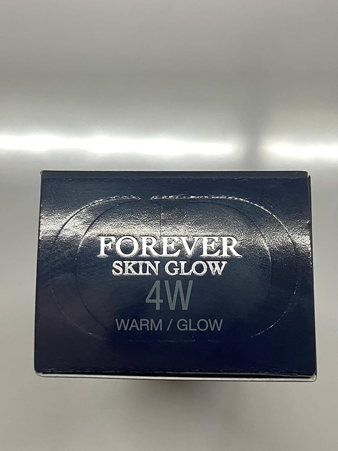 Dior Christian Forever Skin Glow 24h Wear Radiant Foundation 4W Warm/Glow SPF 20, 1.0 Ounce