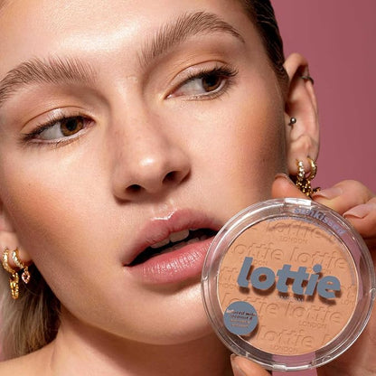 Sunkissed Bronzer in Sunburst, Infused with bamboo extract and Vitamin E this skin-loving bronzer adds a buildable warm bronze for a defined finish