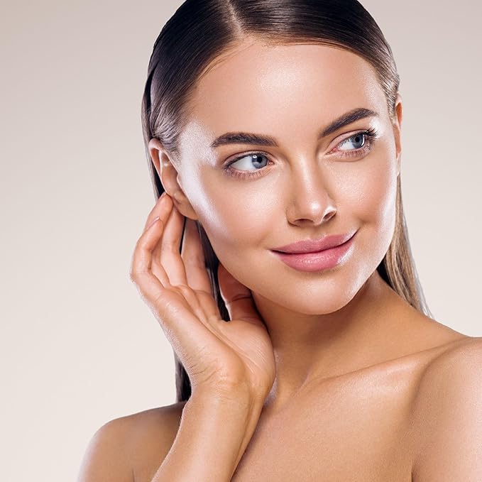 M. Asam MAGIC FINISH Satin Compact Powder Nude (8 g) - pressed powder for perfect hold, matting & perfecting, prolongs the hold of make-up, with hyaluronic acid & vitamin E, vegan